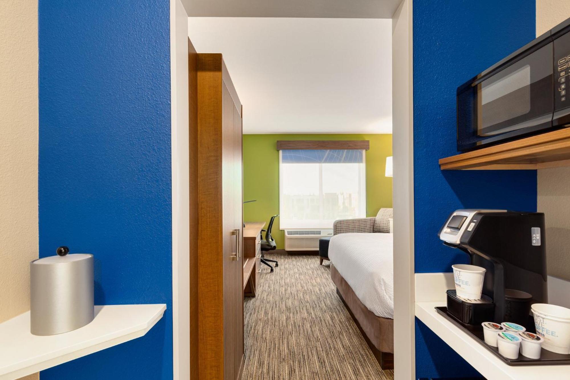 Holiday Inn Express & Suites Hayward - Castro Valley By Ihg Bagian luar foto