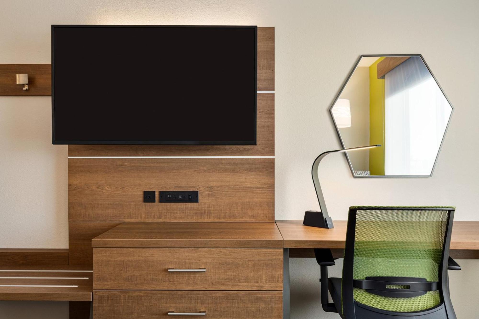 Holiday Inn Express & Suites Hayward - Castro Valley By Ihg Bagian luar foto
