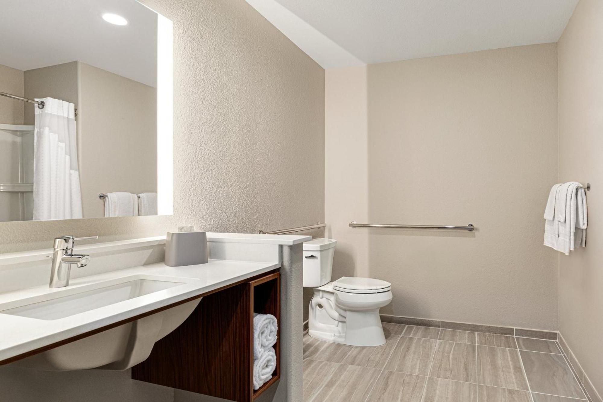 Holiday Inn Express & Suites Hayward - Castro Valley By Ihg Bagian luar foto