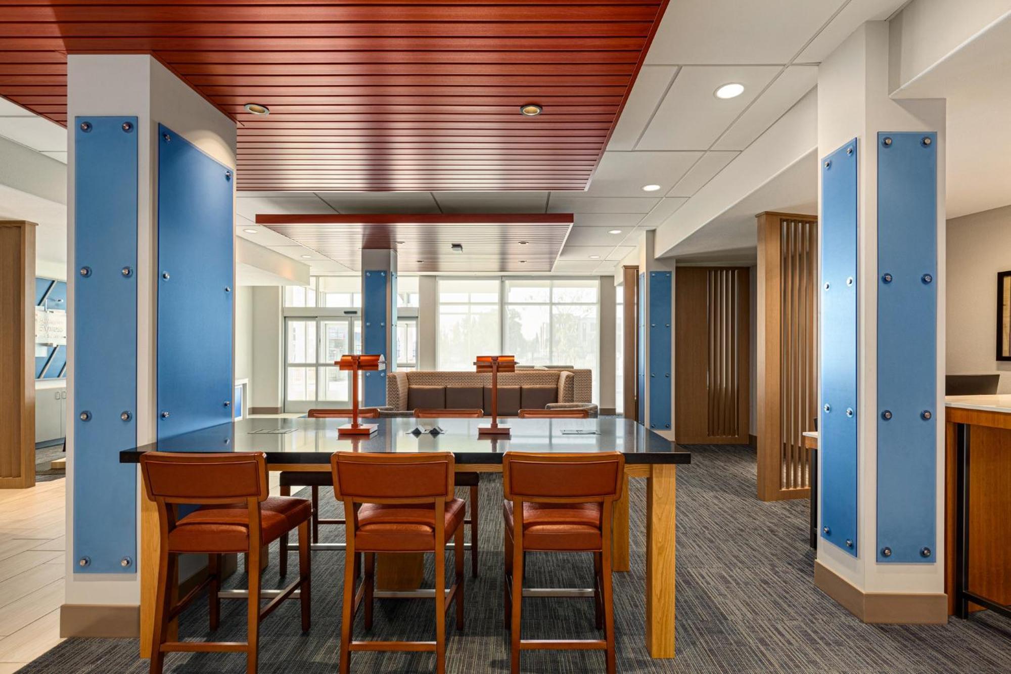 Holiday Inn Express & Suites Hayward - Castro Valley By Ihg Bagian luar foto